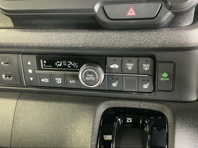 Ｎ－ＢＯＸカスタム ベースグレード　ドラレコ　ナビ　Ｒカメラ　ブルートゥース　ＵＳＢ接続　ＣＭＢＳ　Ｄレコ　ベンチシート　オートエアコン　スマートキ　ＬＥＤ　盗難防止装置　クルコン　ＥＴＣ　バックカメラ　フルセグＴＶ　パワーステアリング（17枚目）