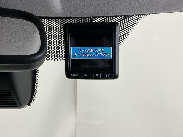 Ｎ－ＯＮＥ オリジナル　ディスプレイオーディオ　Ｒカメラ　ＴＶ　追突被害軽減ブレーキ　記録簿　オートクルーズコントロール　サイドエアバック　クリアランスソナー　ＬＥＤライト　ＵＳＢ　ＷＡＢ　Ｂカメラ　セキュリティ　エアバッグ（13枚目）