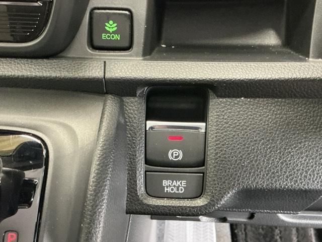 Ｎ－ＯＮＥ オリジナル　ディスプレイオーディオ　Ｒカメラ　ＴＶ　追突被害軽減ブレーキ　記録簿　オートクルーズコントロール　サイドエアバック　クリアランスソナー　ＬＥＤライト　ＵＳＢ　ＷＡＢ　Ｂカメラ　セキュリティ　エアバッグ（16枚目）