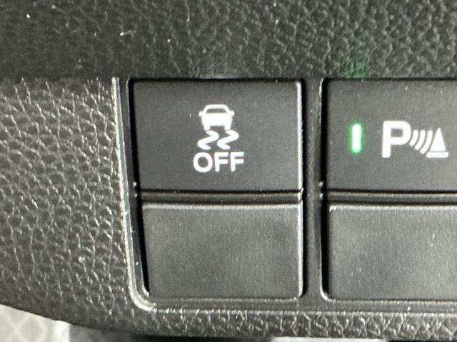 Ｎ－ＯＮＥ オリジナル　ディスプレイオーディオ　Ｒカメラ　ＴＶ　追突被害軽減ブレーキ　記録簿　オートクルーズコントロール　サイドエアバック　クリアランスソナー　ＬＥＤライト　ＵＳＢ　ＷＡＢ　Ｂカメラ　セキュリティ　エアバッグ（27枚目）