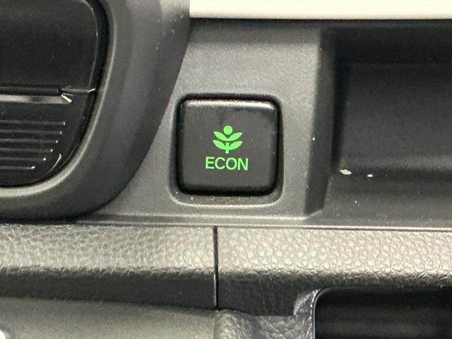 Ｎ－ＯＮＥ オリジナル　ディスプレイオーディオ　Ｒカメラ　ＴＶ　追突被害軽減ブレーキ　記録簿　オートクルーズコントロール　サイドエアバック　クリアランスソナー　ＬＥＤライト　ＵＳＢ　ＷＡＢ　Ｂカメラ　セキュリティ　エアバッグ（29枚目）