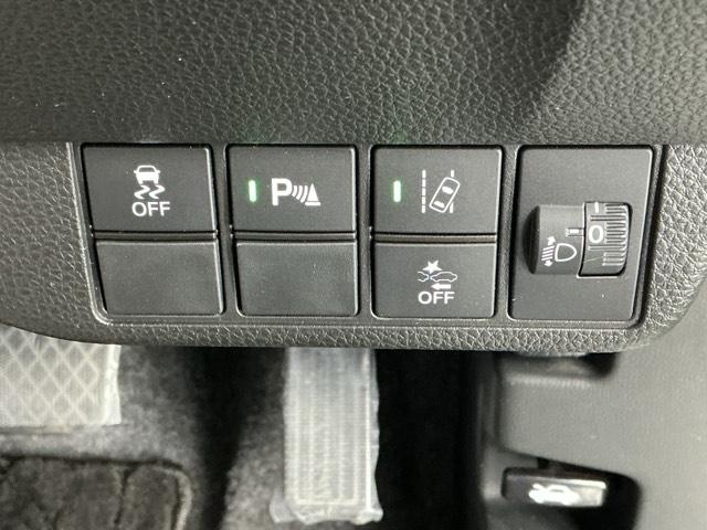 Ｎ－ＯＮＥ オリジナル　ディスプレイオーディオ　Ｒカメラ　ＴＶ　追突被害軽減ブレーキ　記録簿　オートクルーズコントロール　サイドエアバック　クリアランスソナー　ＬＥＤライト　ＵＳＢ　ＷＡＢ　Ｂカメラ　セキュリティ　エアバッグ（30枚目）