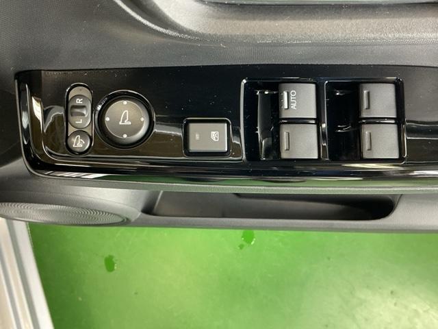 Ｎ－ＯＮＥ オリジナル　ディスプレイオーディオ　Ｒカメラ　ＴＶ　追突被害軽減ブレーキ　記録簿　オートクルーズコントロール　サイドエアバック　クリアランスソナー　ＬＥＤライト　ＵＳＢ　ＷＡＢ　Ｂカメラ　セキュリティ　エアバッグ（59枚目）