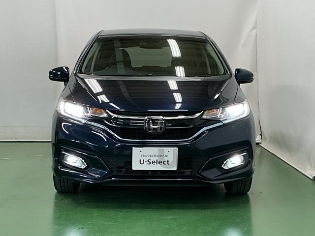 フィットハイブリッド Ｌホンダセンシング　ドラレコ　ナビ　Ｒカメラ　ブルートゥース　軽減ブレーキ　ＬＥＤ　サイドＳＲＳ　横滑り防止　ドライブレコーダー　フルセグテレビ　記録簿　パワーステアリング　盗難防止装置　オートクルーズ　ＥＴＣ車載器（6枚目）