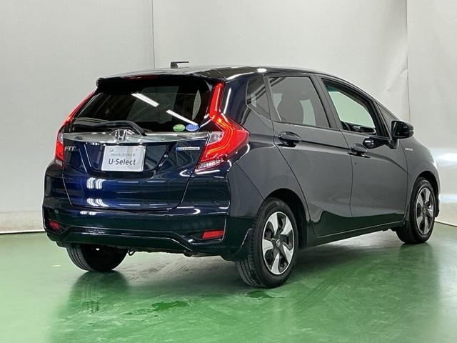 フィットハイブリッド Ｌホンダセンシング　ドラレコ　ナビ　Ｒカメラ　ブルートゥース　軽減ブレーキ　ＬＥＤ　サイドＳＲＳ　横滑り防止　ドライブレコーダー　フルセグテレビ　記録簿　パワーステアリング　盗難防止装置　オートクルーズ　ＥＴＣ車載器（8枚目）