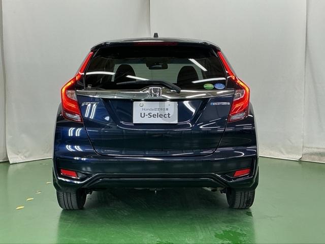 フィットハイブリッド Ｌホンダセンシング　ドラレコ　ナビ　Ｒカメラ　ブルートゥース　軽減ブレーキ　ＬＥＤ　サイドＳＲＳ　横滑り防止　ドライブレコーダー　フルセグテレビ　記録簿　パワーステアリング　盗難防止装置　オートクルーズ　ＥＴＣ車載器（9枚目）