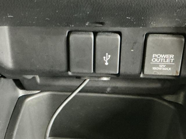 フィットハイブリッド Ｌホンダセンシング　ドラレコ　ナビ　Ｒカメラ　ブルートゥース　軽減ブレーキ　ＬＥＤ　サイドＳＲＳ　横滑り防止　ドライブレコーダー　フルセグテレビ　記録簿　パワーステアリング　盗難防止装置　オートクルーズ　ＥＴＣ車載器（18枚目）