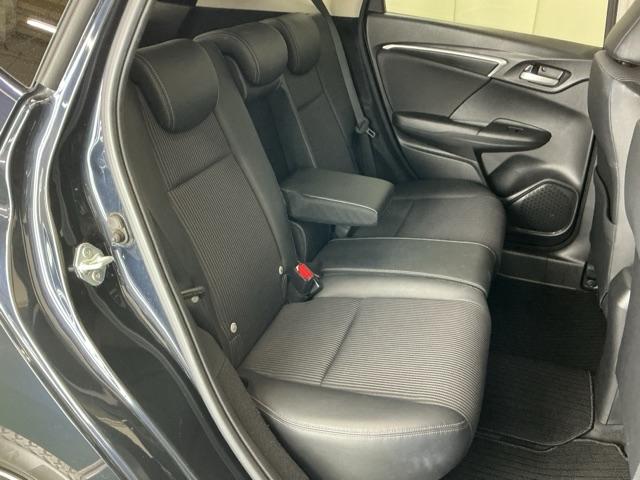 フィットハイブリッド Ｌホンダセンシング　ドラレコ　ナビ　Ｒカメラ　ブルートゥース　軽減ブレーキ　ＬＥＤ　サイドＳＲＳ　横滑り防止　ドライブレコーダー　フルセグテレビ　記録簿　パワーステアリング　盗難防止装置　オートクルーズ　ＥＴＣ車載器（20枚目）