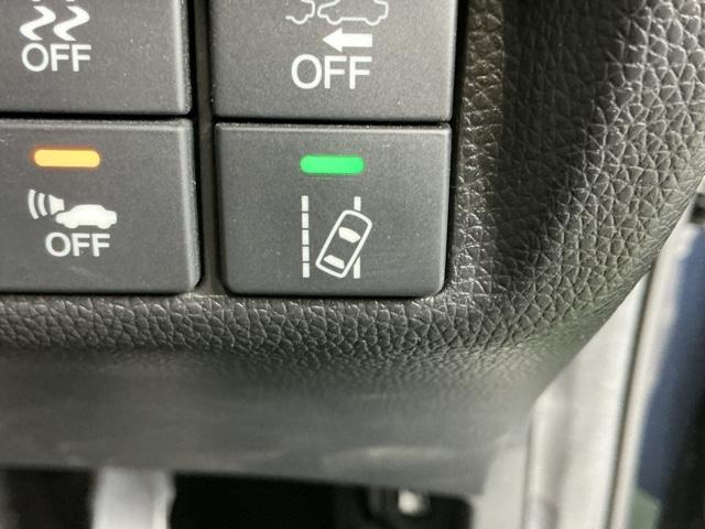 フィットハイブリッド Ｌホンダセンシング　ドラレコ　ナビ　Ｒカメラ　ブルートゥース　軽減ブレーキ　ＬＥＤ　サイドＳＲＳ　横滑り防止　ドライブレコーダー　フルセグテレビ　記録簿　パワーステアリング　盗難防止装置　オートクルーズ　ＥＴＣ車載器（24枚目）