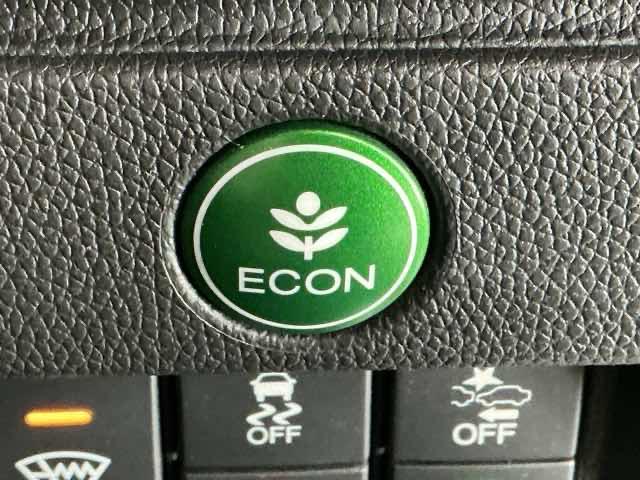 フィットハイブリッド Ｌホンダセンシング　ドラレコ　ナビ　Ｒカメラ　ブルートゥース　軽減ブレーキ　ＬＥＤ　サイドＳＲＳ　横滑り防止　ドライブレコーダー　フルセグテレビ　記録簿　パワーステアリング　盗難防止装置　オートクルーズ　ＥＴＣ車載器（25枚目）