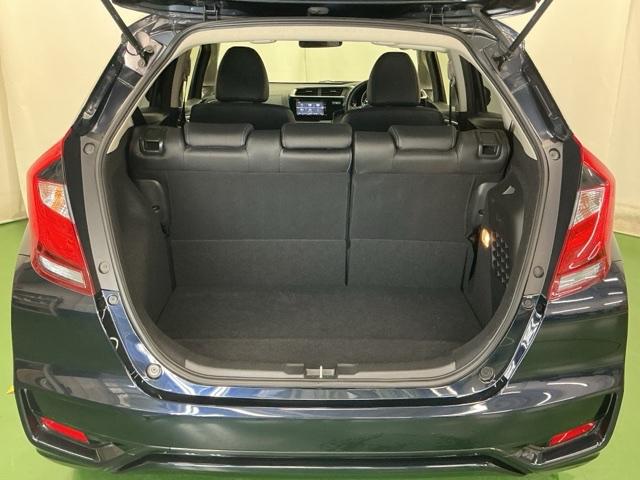 フィットハイブリッド Ｌホンダセンシング　ドラレコ　ナビ　Ｒカメラ　ブルートゥース　軽減ブレーキ　ＬＥＤ　サイドＳＲＳ　横滑り防止　ドライブレコーダー　フルセグテレビ　記録簿　パワーステアリング　盗難防止装置　オートクルーズ　ＥＴＣ車載器（28枚目）