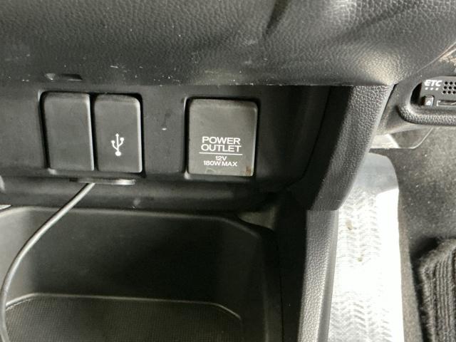 フィットハイブリッド Ｌホンダセンシング　ドラレコ　ナビ　Ｒカメラ　ブルートゥース　軽減ブレーキ　ＬＥＤ　サイドＳＲＳ　横滑り防止　ドライブレコーダー　フルセグテレビ　記録簿　パワーステアリング　盗難防止装置　オートクルーズ　ＥＴＣ車載器（57枚目）