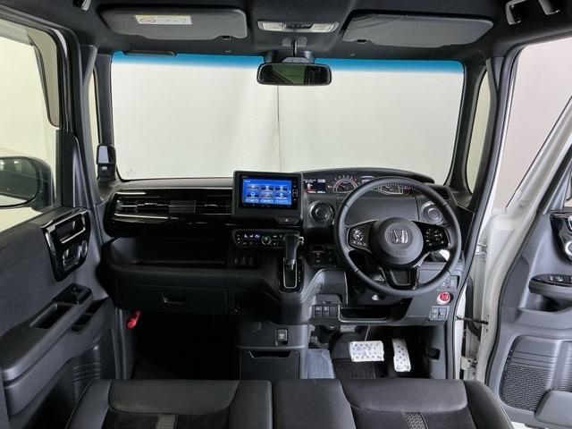 N-BOXカスタム Lターボ ナビ Rカメラ ブルートゥース フルセグ Wパワスラ スマキ プリクラッシュセーフティー 地デジ対応 後カメラ シートH ESC サイドエアバック ECON USBポート DVD再生可 Aクルーズ(2枚目)