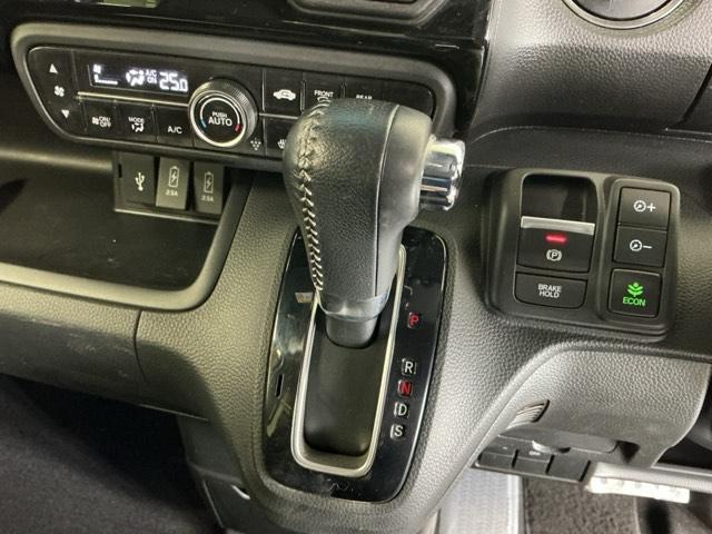 N-BOXカスタム Lターボ ナビ Rカメラ ブルートゥース フルセグ Wパワスラ スマキ プリクラッシュセーフティー 地デジ対応 後カメラ シートH ESC サイドエアバック ECON USBポート DVD再生可 Aクルーズ(16枚目)