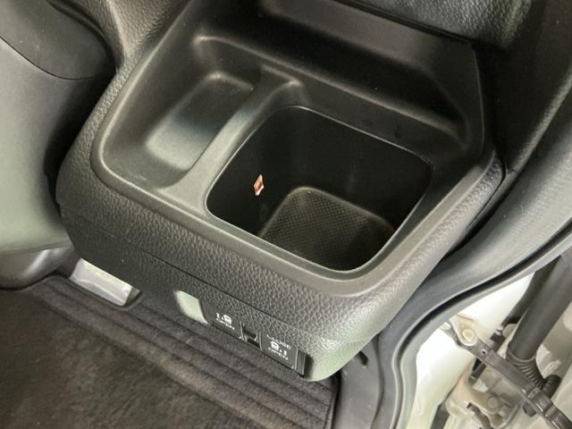 N-BOXカスタム Lターボ ナビ Rカメラ ブルートゥース フルセグ Wパワスラ スマキ プリクラッシュセーフティー 地デジ対応 後カメラ シートH ESC サイドエアバック ECON USBポート DVD再生可 Aクルーズ(17枚目)