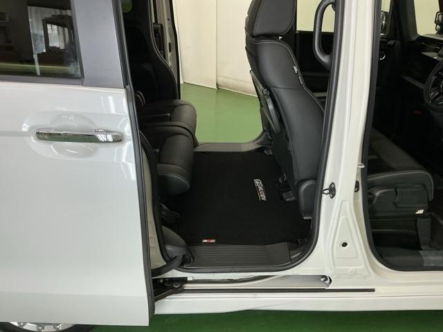 N-BOXカスタム Lターボ ナビ Rカメラ ブルートゥース フルセグ Wパワスラ スマキ プリクラッシュセーフティー 地デジ対応 後カメラ シートH ESC サイドエアバック ECON USBポート DVD再生可 Aクルーズ(52枚目)