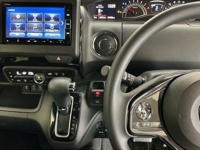 N-BOXカスタム L ナビ Rカメラ ブルートゥース フルセグ シートヒーター付き 助手席エアバック Bカメ メンテナンスノート LED エアバッグ パワーウインドウ Aライト クルコン エアコン スマートキーPスタート(3枚目)