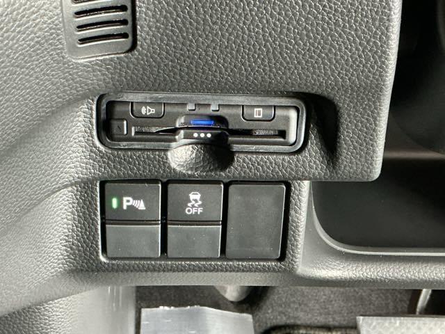 N-BOXカスタム L ナビ Rカメラ ブルートゥース フルセグ シートヒーター付き 助手席エアバック Bカメ メンテナンスノート LED エアバッグ パワーウインドウ Aライト クルコン エアコン スマートキーPスタート(13枚目)