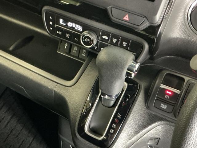 N-BOXカスタム L ナビ Rカメラ ブルートゥース フルセグ シートヒーター付き 助手席エアバック Bカメ メンテナンスノート LED エアバッグ パワーウインドウ Aライト クルコン エアコン スマートキーPスタート(17枚目)