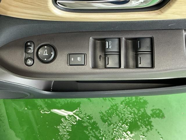 N-ONE GSSブラウンスタイルパッケージ ドラレコ ナビ Rカメラ ブルートゥース 助手席エアバッグ 運転席エアバッグ 横滑り防止機能 エアコン パワーステアリング 盗難防止システム ETC付き 前席シートヒーター ABS ワンセグ(47枚目)