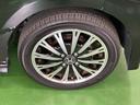 純正アルミホイールです。足元が引き立つので、車全体のイメージがアップしますよ!