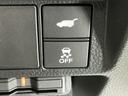 テールゲートが電動で開閉でき、荷物などで両手がふさがっているときなど便利に使えます