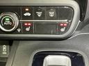 運転席/助手席シートヒーターで寒い日もすぐに温かくなり快適に過ごせます。2段階の温度調整が可能です