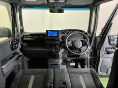 �ɥ饤�С����濴�˼����˼꤬�Ϥ����֤ˣ��ԥ��쥯�ȥ�С��䥨�������͡��������å��ʤɤ����֡��������ͥ��Ƥ��ޤ� 2