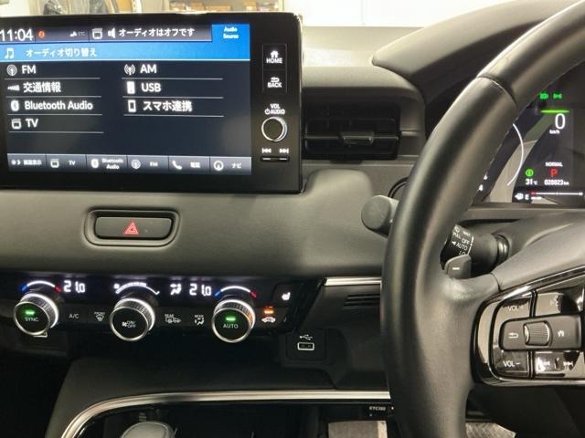 ヴェゼル ｅ：ＨＥＶＺ　ドラレコ　ナビ　Ｒカメラ　ブルートゥース　衝突回避支援ブレーキ機能　スマキ　Ｐトランク　フルオートエアコン　Ｄレコ　エアバッグ　両席エアバック　記録簿付　パワーウィンドウ　ＬＥＤランプ　ソナー　ＵＳＢ（3枚目）