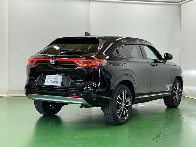 ヴェゼル ｅ：ＨＥＶＺ　ドラレコ　ナビ　Ｒカメラ　ブルートゥース　衝突回避支援ブレーキ機能　スマキ　Ｐトランク　フルオートエアコン　Ｄレコ　エアバッグ　両席エアバック　記録簿付　パワーウィンドウ　ＬＥＤランプ　ソナー　ＵＳＢ（8枚目）