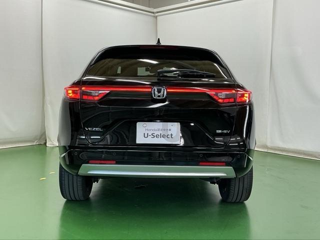 ヴェゼル ｅ：ＨＥＶＺ　ドラレコ　ナビ　Ｒカメラ　ブルートゥース　衝突回避支援ブレーキ機能　スマキ　Ｐトランク　フルオートエアコン　Ｄレコ　エアバッグ　両席エアバック　記録簿付　パワーウィンドウ　ＬＥＤランプ　ソナー　ＵＳＢ（9枚目）