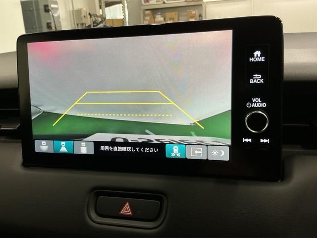 ヴェゼル ｅ：ＨＥＶＺ　ドラレコ　ナビ　Ｒカメラ　ブルートゥース　衝突回避支援ブレーキ機能　スマキ　Ｐトランク　フルオートエアコン　Ｄレコ　エアバッグ　両席エアバック　記録簿付　パワーウィンドウ　ＬＥＤランプ　ソナー　ＵＳＢ（12枚目）