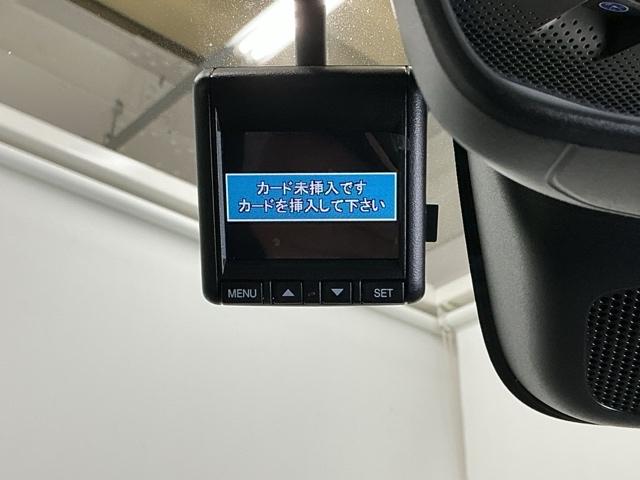 ヴェゼル ｅ：ＨＥＶＺ　ドラレコ　ナビ　Ｒカメラ　ブルートゥース　衝突回避支援ブレーキ機能　スマキ　Ｐトランク　フルオートエアコン　Ｄレコ　エアバッグ　両席エアバック　記録簿付　パワーウィンドウ　ＬＥＤランプ　ソナー　ＵＳＢ（13枚目）