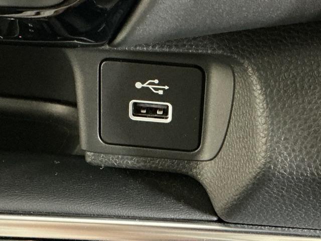 ヴェゼル ｅ：ＨＥＶＺ　ドラレコ　ナビ　Ｒカメラ　ブルートゥース　衝突回避支援ブレーキ機能　スマキ　Ｐトランク　フルオートエアコン　Ｄレコ　エアバッグ　両席エアバック　記録簿付　パワーウィンドウ　ＬＥＤランプ　ソナー　ＵＳＢ（20枚目）