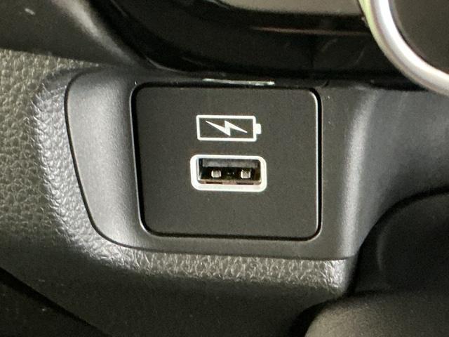 ヴェゼル ｅ：ＨＥＶＺ　ドラレコ　ナビ　Ｒカメラ　ブルートゥース　衝突回避支援ブレーキ機能　スマキ　Ｐトランク　フルオートエアコン　Ｄレコ　エアバッグ　両席エアバック　記録簿付　パワーウィンドウ　ＬＥＤランプ　ソナー　ＵＳＢ（21枚目）