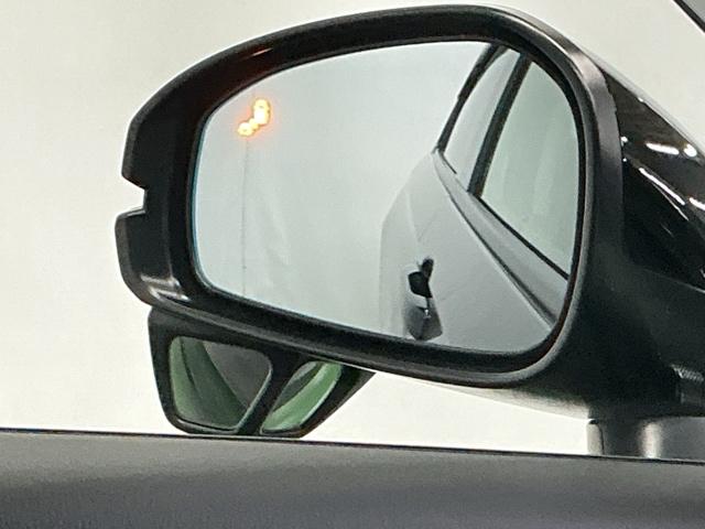 ヴェゼル ｅ：ＨＥＶＺ　ドラレコ　ナビ　Ｒカメラ　ブルートゥース　衝突回避支援ブレーキ機能　スマキ　Ｐトランク　フルオートエアコン　Ｄレコ　エアバッグ　両席エアバック　記録簿付　パワーウィンドウ　ＬＥＤランプ　ソナー　ＵＳＢ（22枚目）