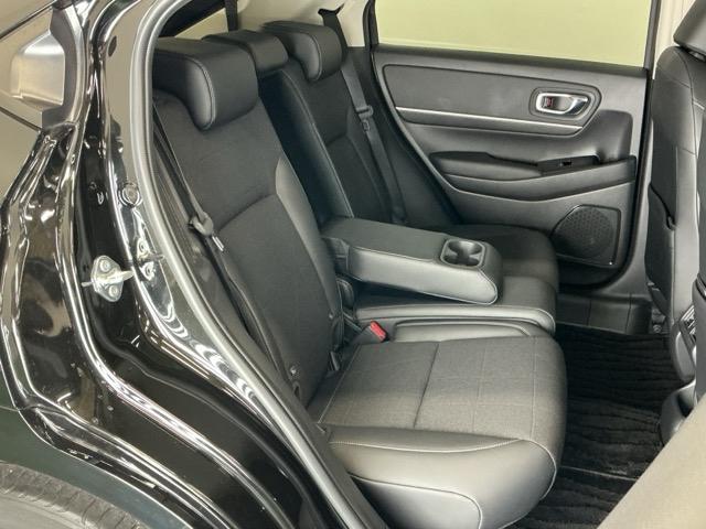 ヴェゼル ｅ：ＨＥＶＺ　ドラレコ　ナビ　Ｒカメラ　ブルートゥース　衝突回避支援ブレーキ機能　スマキ　Ｐトランク　フルオートエアコン　Ｄレコ　エアバッグ　両席エアバック　記録簿付　パワーウィンドウ　ＬＥＤランプ　ソナー　ＵＳＢ（26枚目）