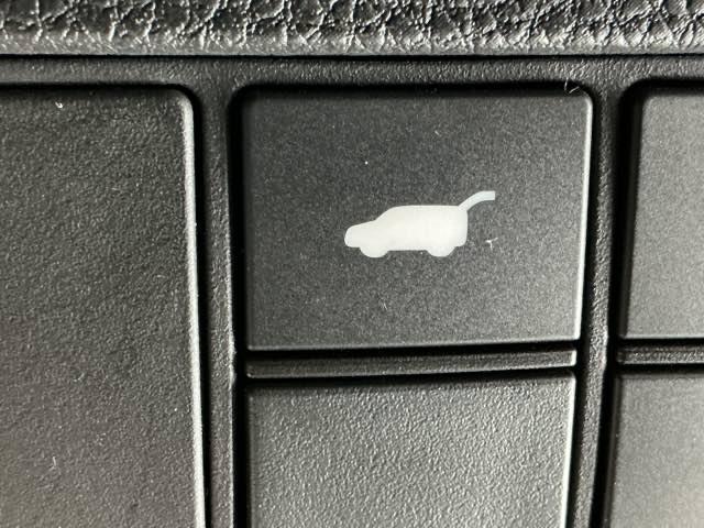 ヴェゼル ｅ：ＨＥＶＺ　ドラレコ　ナビ　Ｒカメラ　ブルートゥース　衝突回避支援ブレーキ機能　スマキ　Ｐトランク　フルオートエアコン　Ｄレコ　エアバッグ　両席エアバック　記録簿付　パワーウィンドウ　ＬＥＤランプ　ソナー　ＵＳＢ（29枚目）