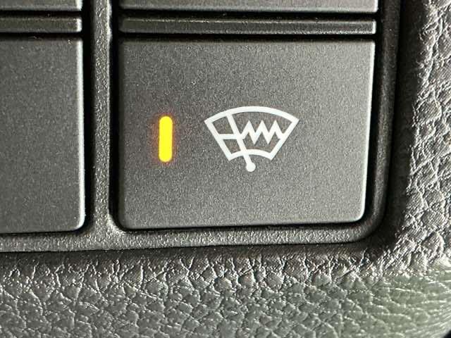 ヴェゼル ｅ：ＨＥＶＺ　ドラレコ　ナビ　Ｒカメラ　ブルートゥース　衝突回避支援ブレーキ機能　スマキ　Ｐトランク　フルオートエアコン　Ｄレコ　エアバッグ　両席エアバック　記録簿付　パワーウィンドウ　ＬＥＤランプ　ソナー　ＵＳＢ（52枚目）