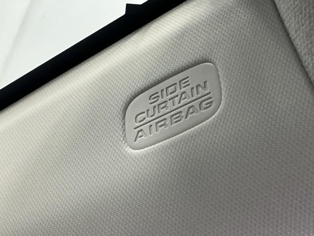 ヴェゼル ｅ：ＨＥＶＺ　ドラレコ　ナビ　Ｒカメラ　ブルートゥース　衝突回避支援ブレーキ機能　スマキ　Ｐトランク　フルオートエアコン　Ｄレコ　エアバッグ　両席エアバック　記録簿付　パワーウィンドウ　ＬＥＤランプ　ソナー　ＵＳＢ（53枚目）