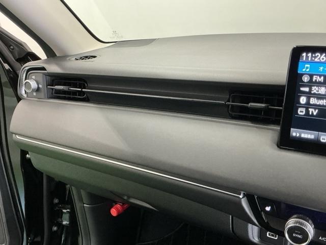 ヴェゼル ｅ：ＨＥＶＺ　ドラレコ　ナビ　Ｒカメラ　ブルートゥース　衝突回避支援ブレーキ機能　スマキ　Ｐトランク　フルオートエアコン　Ｄレコ　エアバッグ　両席エアバック　記録簿付　パワーウィンドウ　ＬＥＤランプ　ソナー　ＵＳＢ（64枚目）