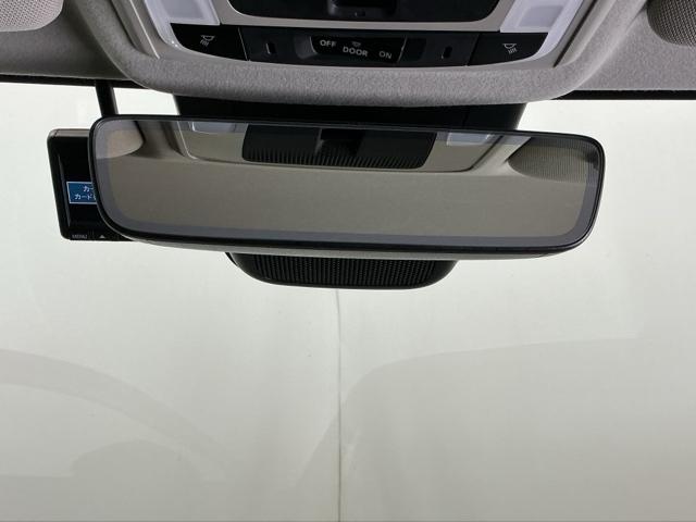 ヴェゼル ｅ：ＨＥＶＺ　ドラレコ　ナビ　Ｒカメラ　ブルートゥース　衝突回避支援ブレーキ機能　スマキ　Ｐトランク　フルオートエアコン　Ｄレコ　エアバッグ　両席エアバック　記録簿付　パワーウィンドウ　ＬＥＤランプ　ソナー　ＵＳＢ（66枚目）