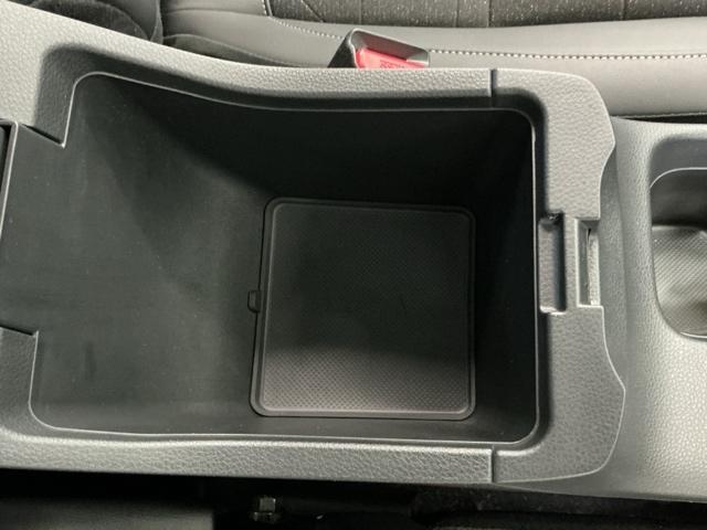 ヴェゼル ｅ：ＨＥＶＺ　ドラレコ　ナビ　Ｒカメラ　ブルートゥース　衝突回避支援ブレーキ機能　スマキ　Ｐトランク　フルオートエアコン　Ｄレコ　エアバッグ　両席エアバック　記録簿付　パワーウィンドウ　ＬＥＤランプ　ソナー　ＵＳＢ（74枚目）