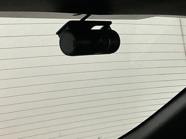 後方もしっかり同時録画。フロントと同様に画像を自動で保存するので安心です