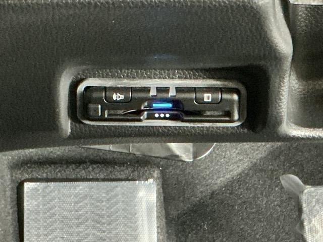 ＥＴＣ付いてます。ＥＴＣが使用可能な道路通行料はキャッシュレスでスマートに走行できます。再セットアップして納車致します