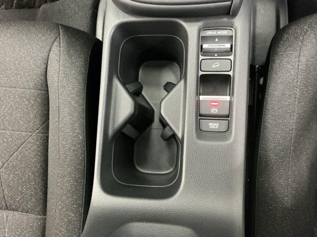 ドリンクホルダー／小物入れにもなって便利です