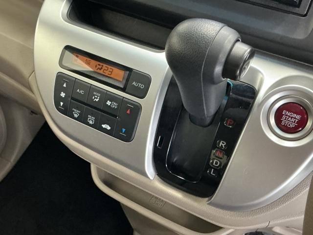 N-WGN GSSコンフォートLパッケージ ナビ Rカメラ ブルートゥース フルセグTV サイドエアバッグ 整備記録簿 横滑り防止 Bモニ i-stop 運転席助手席エアバック 衝突軽減ブレーキ エアバッグ DVD再生 シ-トヒ-タ- AAC(17枚目)