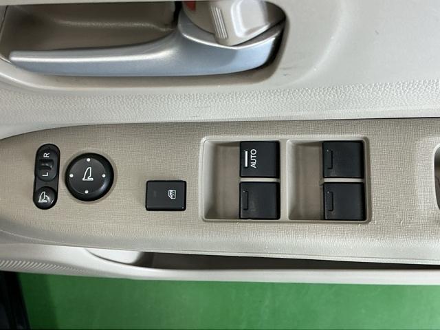 N-WGN GSSコンフォートLパッケージ ナビ Rカメラ ブルートゥース フルセグTV サイドエアバッグ 整備記録簿 横滑り防止 Bモニ i-stop 運転席助手席エアバック 衝突軽減ブレーキ エアバッグ DVD再生 シ-トヒ-タ- AAC(52枚目)