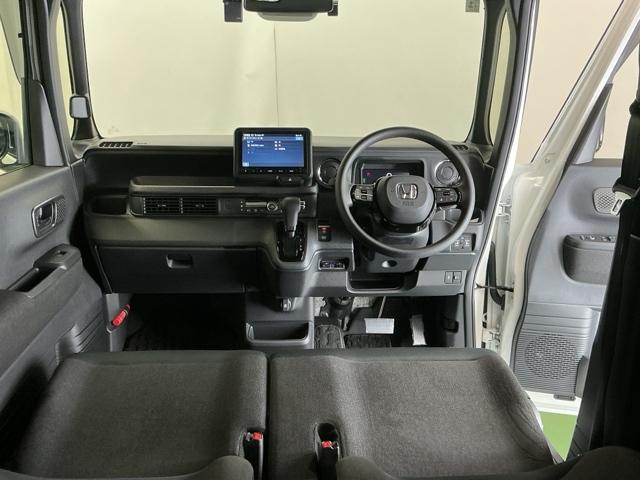 N-BOXカスタム ベースグレード ドラレコ ナビ Rカメラ ブルートゥース W電動ドア USB接続 CMBS Dレコ ベンチシート オートエアコン スマートキ LED 盗難防止装置 クルコン ETC バックカメラ フルセグTV ESC(2枚目)