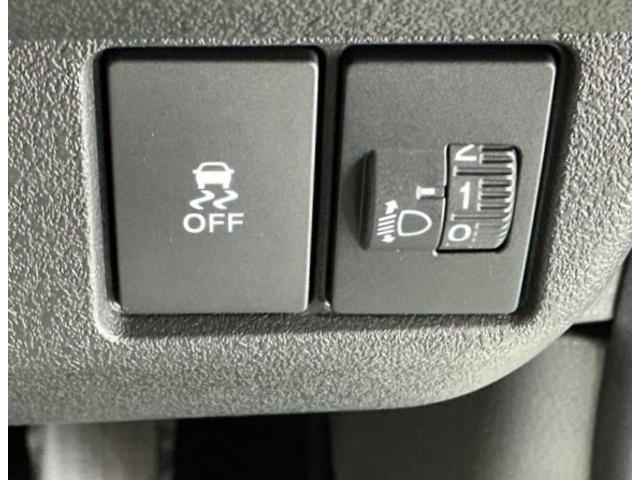 N-BOXカスタム ベースグレード ドラレコ ナビ Rカメラ ブルートゥース W電動ドア USB接続 CMBS Dレコ ベンチシート オートエアコン スマートキ LED 盗難防止装置 クルコン ETC バックカメラ フルセグTV ESC(29枚目)